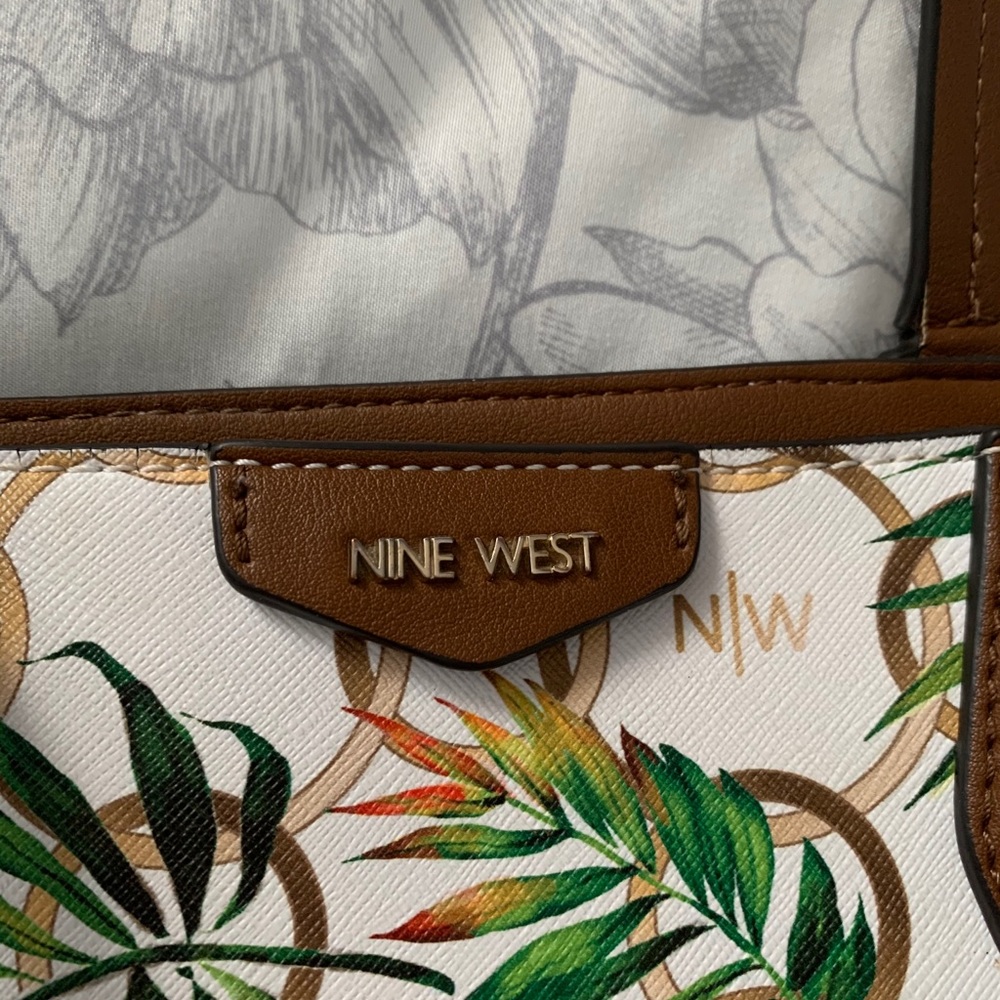 Purse - Picture 2 of 2